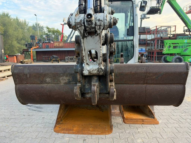 Takeuchi TB 230 3x bucket LED