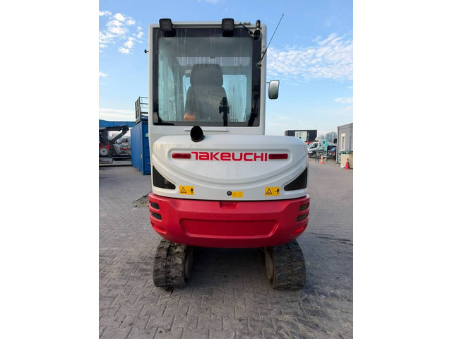 Takeuchi TB 230 3x bucket LED