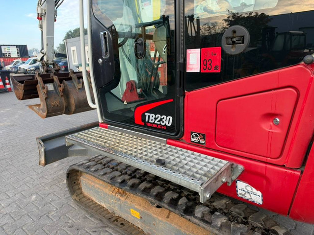Takeuchi TB 230 3x bucket LED